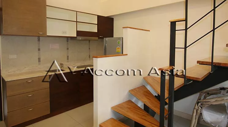 4  2 br Apartment For Rent in Silom ,Bangkok BTS Sala Daeng at Elegantly Furnished 13001385