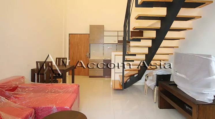 unit 2 Bedrooms  Apartment For Rent in Silom, Bangkok  near BTS Sala Daeng (13001385)