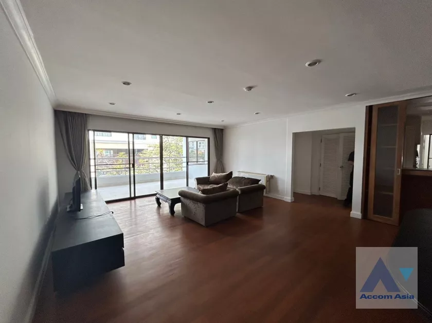 1  3 br Apartment For Rent in Sukhumvit ,Bangkok BTS Phrom Phong at Exclusive private atmosphere 13001421