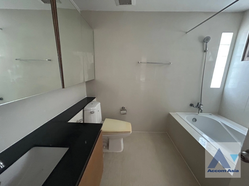 11  3 br Apartment For Rent in Sukhumvit ,Bangkok BTS Phrom Phong at 10 Mins from BTS with Shuttle Bus Service 13001421