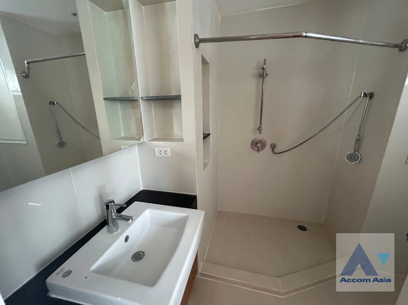 10  3 br Apartment For Rent in Sukhumvit ,Bangkok BTS Phrom Phong at 10 Mins from BTS with Shuttle Bus Service 13001421