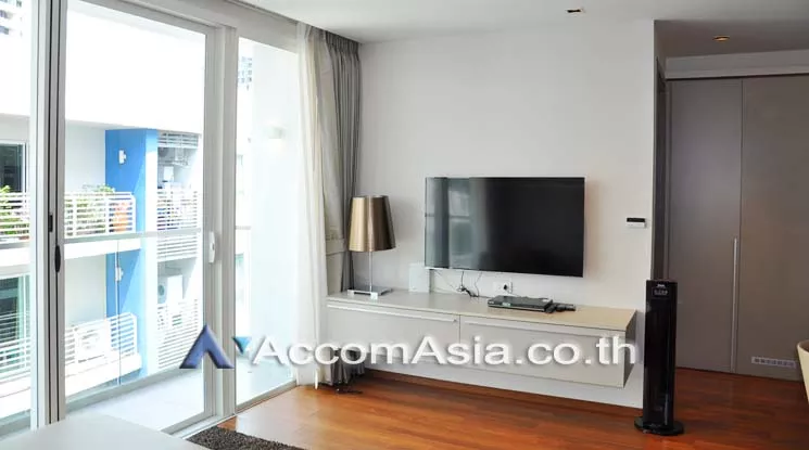  2 Bedrooms  Apartment For Rent in Sukhumvit, Bangkok  near BTS Ekkamai (13001430)
