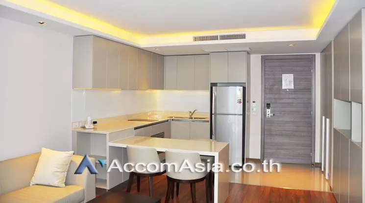  1 Bedroom  Apartment For Rent in Sukhumvit, Bangkok  near BTS Ekkamai (13001432)