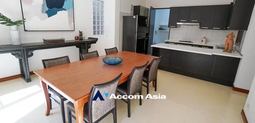8  3 br House For Rent in Sukhumvit ,Bangkok BTS Phrom Phong at House in Compound 13001450