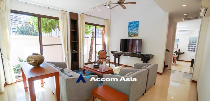4  3 br House For Rent in Sukhumvit ,Bangkok BTS Phrom Phong at House in Compound 13001450