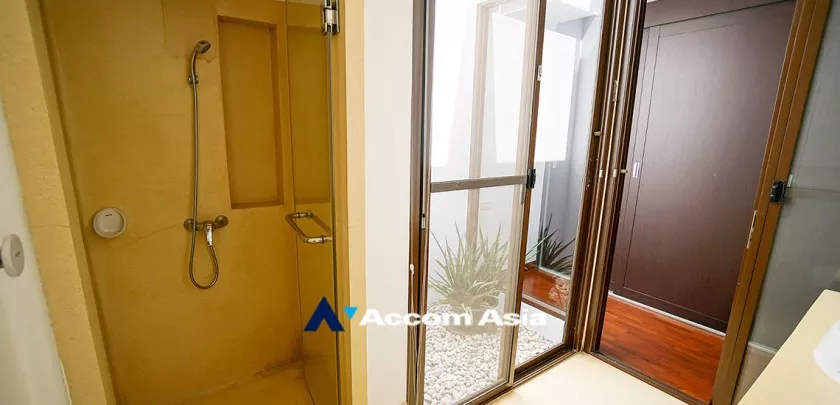 21  3 br House For Rent in Sukhumvit ,Bangkok BTS Phrom Phong at House in Compound 13001450