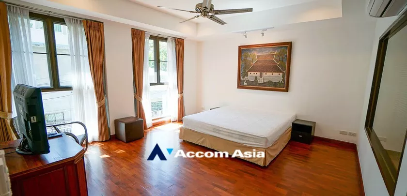 16  3 br House For Rent in Sukhumvit ,Bangkok BTS Phrom Phong at House in Compound 13001450