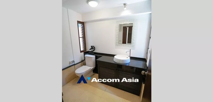 25  3 br House For Rent in Sukhumvit ,Bangkok BTS Phrom Phong at House in Compound 13001450