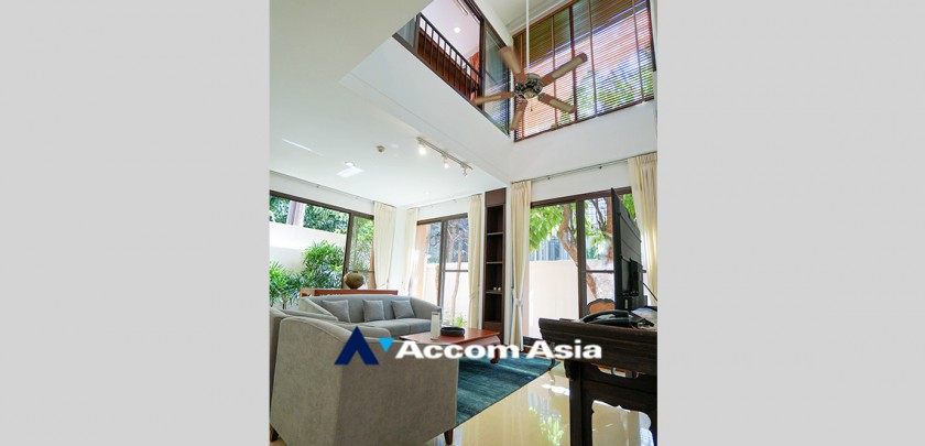 6  3 br House For Rent in Sukhumvit ,Bangkok BTS Phrom Phong at House in Compound 13001450
