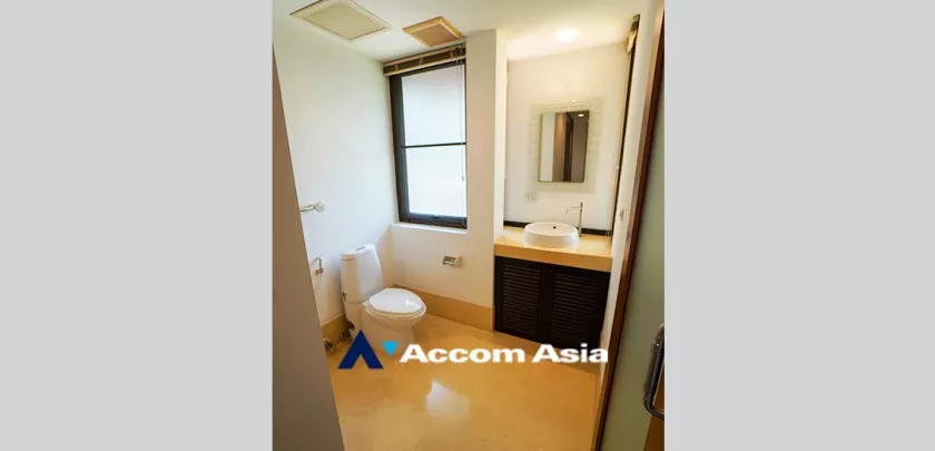 23  3 br House For Rent in Sukhumvit ,Bangkok BTS Phrom Phong at House in Compound 13001450