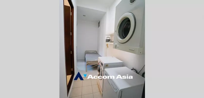29  3 br House For Rent in Sukhumvit ,Bangkok BTS Phrom Phong at House in Compound 13001450
