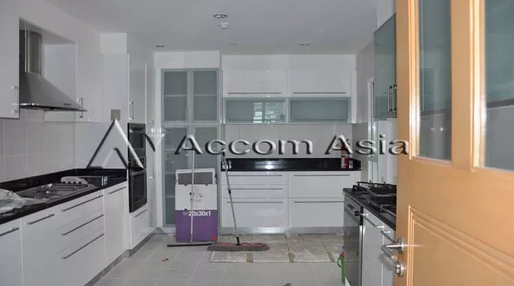 6  4 br Apartment For Rent in Sukhumvit ,Bangkok BTS Phrom Phong at Apartment with Top Facilities, Close to Emshere 13001492