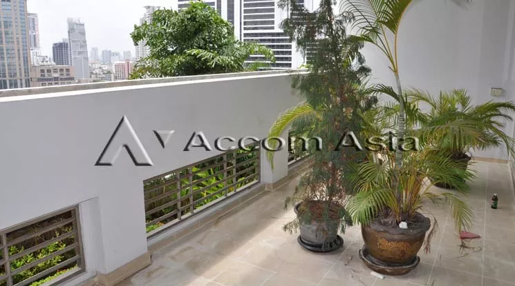 unit 4 Bedrooms  Apartment For Rent in Sukhumvit, Bangkok  near BTS Phrom Phong (13001492)