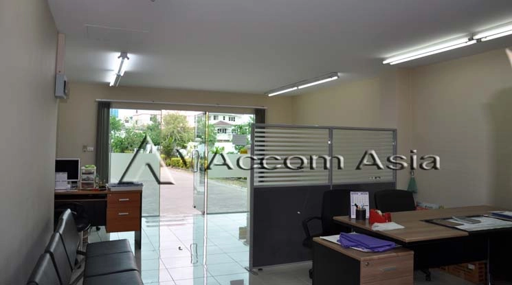 unitHome Office |  4 Bedrooms  Townhouse For Rent in Sukhumvit, Bangkok  near BTS Thong Lo (13001501)