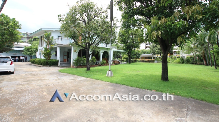 unitHome Office |  4 Bedrooms  House For Rent in Sukhumvit, Bangkok  near BTS Phra khanong (13001504)
