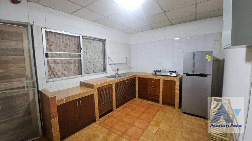 5  2 br House For Rent in Ploenchit ,Bangkok  13001517