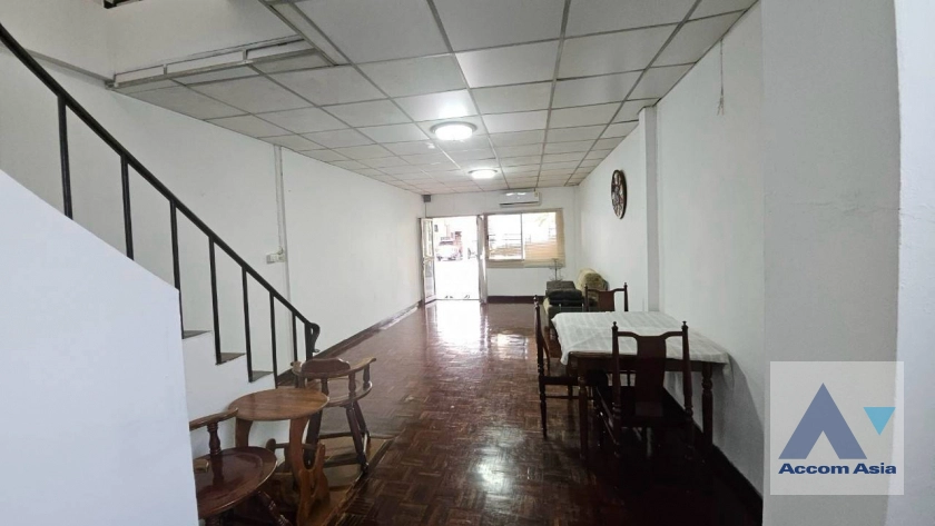  1  2 br House For Rent in Ploenchit ,Bangkok  13001517