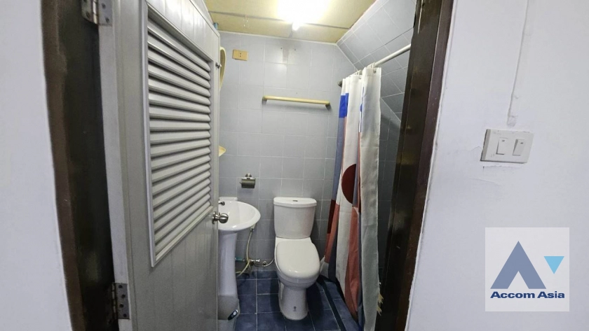 13  2 br House For Rent in Ploenchit ,Bangkok  13001517