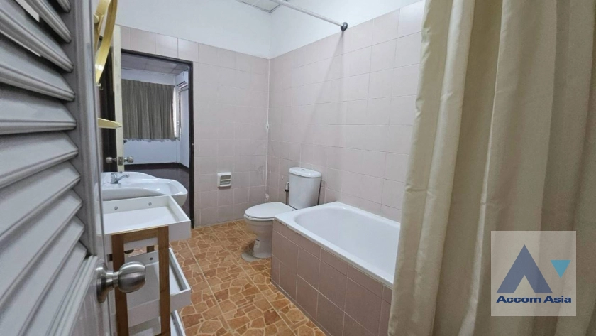 12  2 br House For Rent in Ploenchit ,Bangkok  13001517