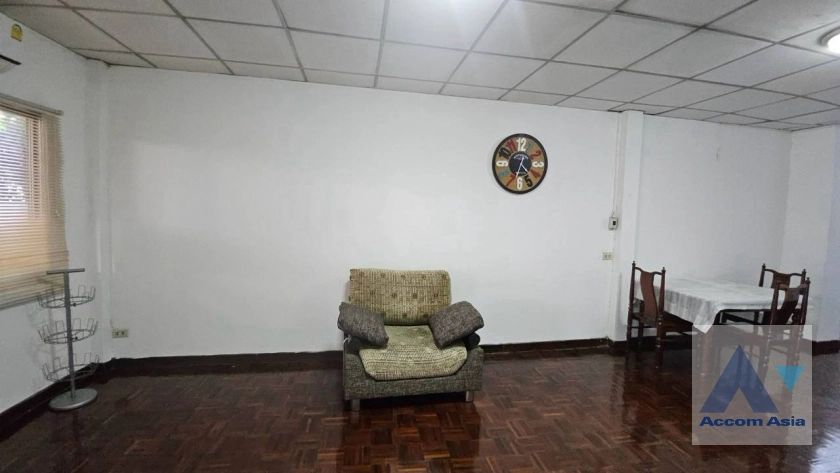  1  2 br House For Rent in Ploenchit ,Bangkok  13001517