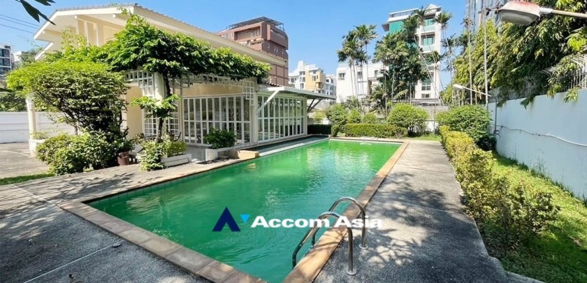 Home Office, Private Swimming Pool |  3 Bedrooms  House For Rent in Ratchadapisek, Bangkok  near MRT Phetchaburi (13001578)
