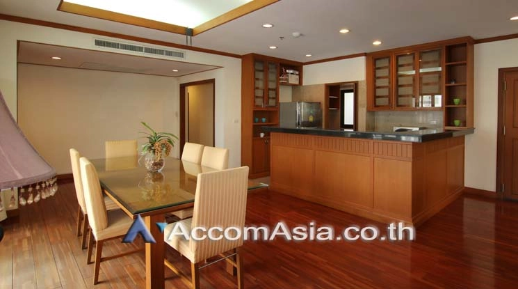  1  3 br Apartment For Rent in Sathorn ,Bangkok BTS Chong Nonsi at Cozy Low-rise Apartment in Sathorn, Walk to BTS 6 mins. 13001586
