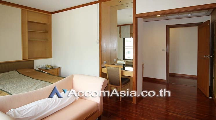 8  3 br Apartment For Rent in Sathorn ,Bangkok BTS Chong Nonsi at Cozy Low-rise Apartment in Sathorn, Walk to BTS 6 mins. 13001586