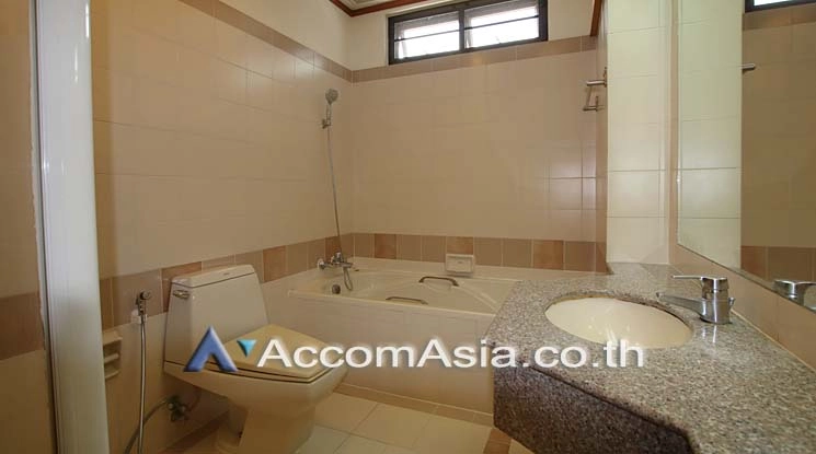 9  3 br Apartment For Rent in Sathorn ,Bangkok BTS Chong Nonsi at Cozy Low-rise Apartment in Sathorn, Walk to BTS 6 mins. 13001586