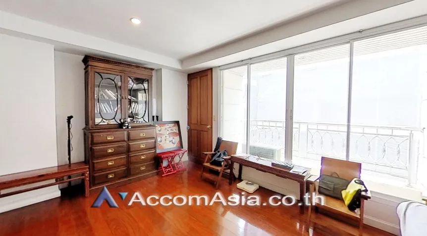  1  2 br Condominium For Sale in Ploenchit ,Bangkok BTS Ratchadamri at Baan Thanon Sarasin 13001591