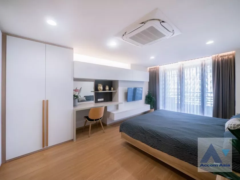 18  3 br Condominium For Rent in Sukhumvit ,Bangkok BTS Phrom Phong at Acadamia Grand Tower 13001640