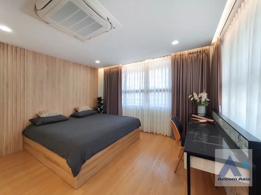 15  3 br Condominium For Rent in Sukhumvit ,Bangkok BTS Phrom Phong at Acadamia Grand Tower 13001640