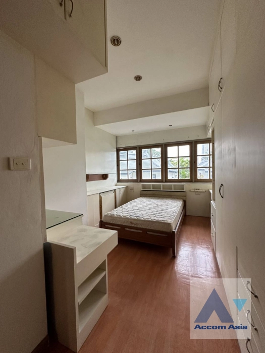 8  4 br Townhouse for rent and sale in Sukhumvit ,Bangkok BTS Thong Lo 13001642