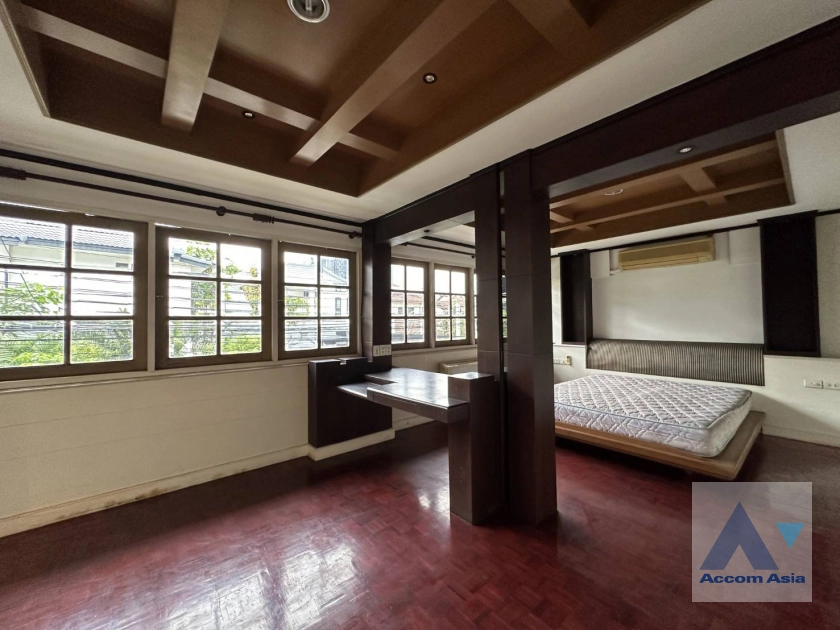 7  4 br Townhouse for rent and sale in Sukhumvit ,Bangkok BTS Thong Lo 13001642