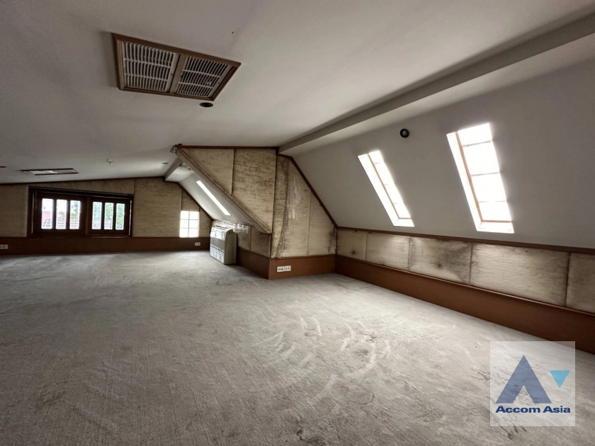 4  4 br Townhouse for rent and sale in Sukhumvit ,Bangkok BTS Thong Lo 13001642