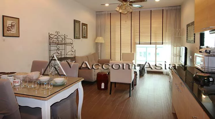  2 Bedrooms  Condominium For Rent in Ploenchit, Bangkok  near BTS Chitlom (13001656)