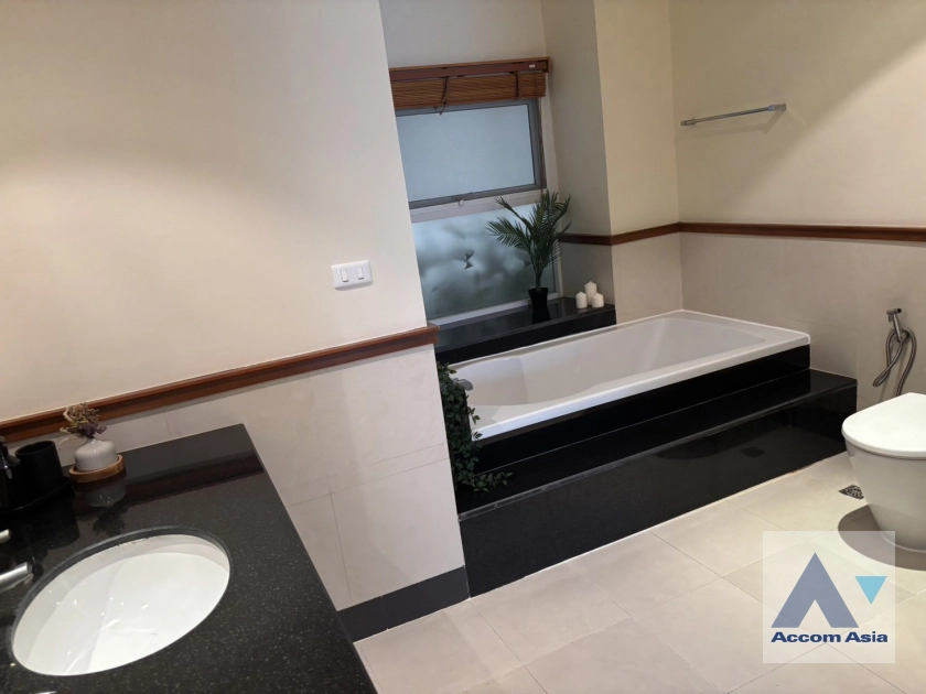 10  3 br Apartment for rent and sale in Sathorn ,Bangkok BTS Chong Nonsi at Quality Of Living 13001663