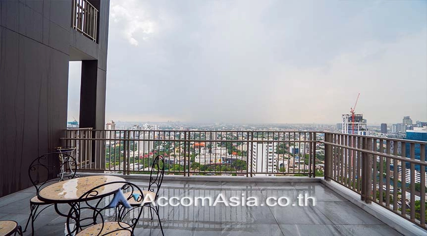 unitHuge Terrace |  3 Bedrooms  Condominium For Rent in Sukhumvit, Bangkok  near BTS Thong Lo (13001691)