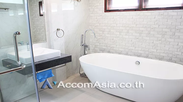 16  4 br House For Rent in Pattanakarn ,Bangkok BTS On Nut at Panya Pattanakarn Village 13001706