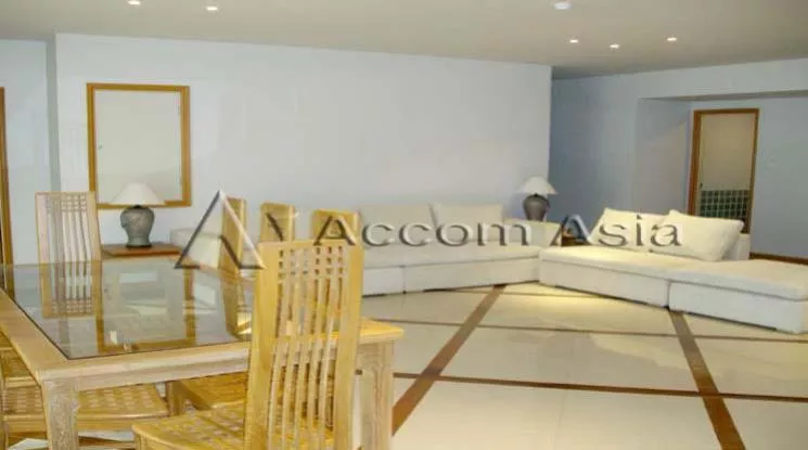 unitPet friendly |  3 Bedrooms  Apartment For Rent in Sathorn, Bangkok  near BTS Chong Nonsi - MRT Lumphini (10228)