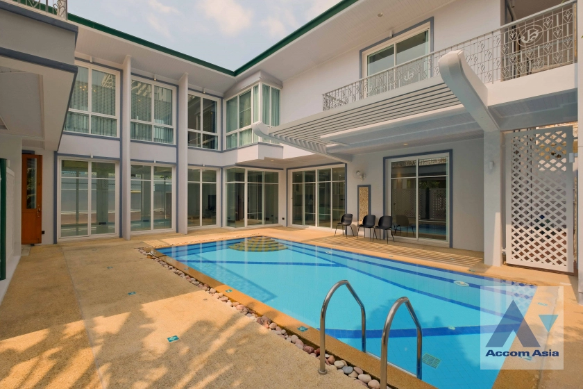 Private Swimming Pool house for rent in Sukhumvit, Bangkok Code 13001780