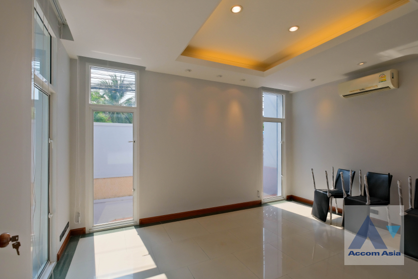 6  5 br House for rent and sale in Sukhumvit ,Bangkok BTS Phrom Phong 13001780