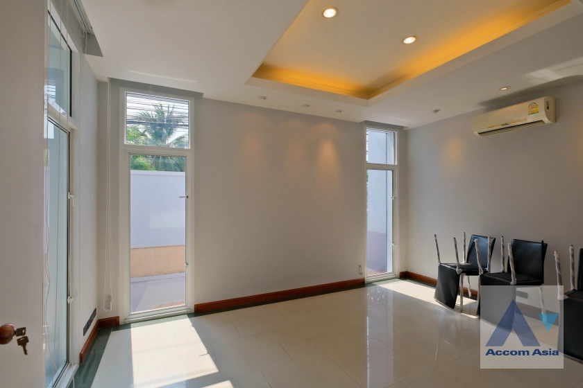 6  5 br House For Rent in sukhumvit ,Bangkok BTS Phrom Phong 13001780