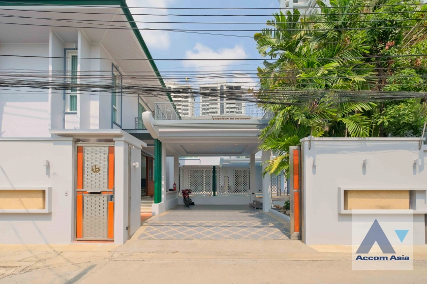 32  5 br House For Rent in sukhumvit ,Bangkok BTS Phrom Phong 13001780