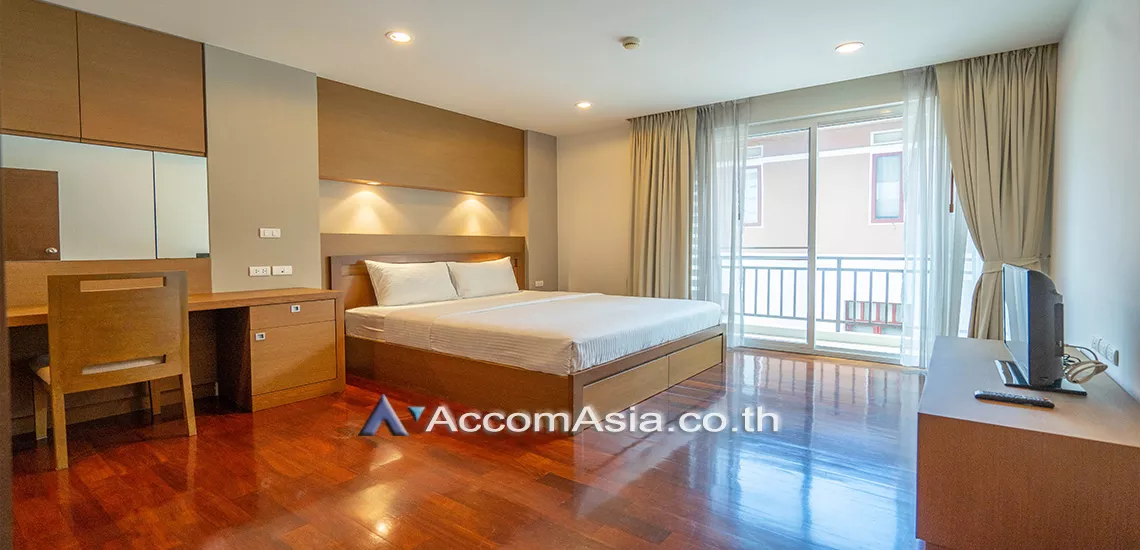 unit 2 Bedrooms  Apartment For Rent in Sukhumvit, Bangkok  near BTS Ekkamai (13001812)