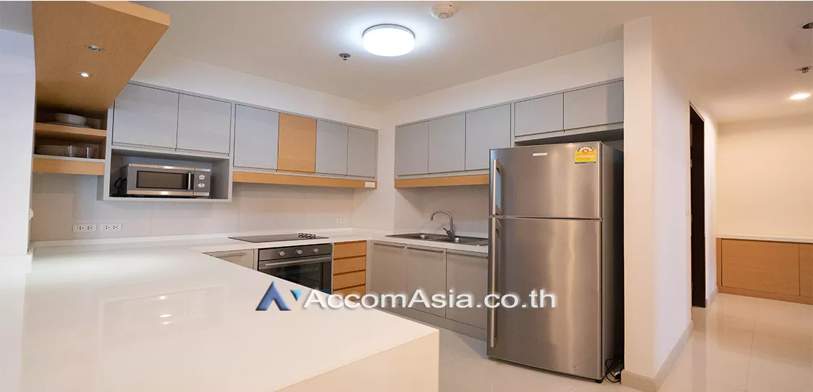 unit 2 Bedrooms  Apartment For Rent in Sukhumvit, Bangkok  near BTS Ekkamai (13001812)