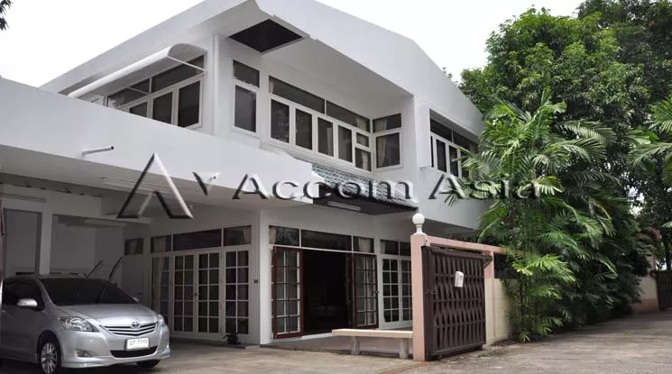  2  4 br House For Rent in Sukhumvit ,Bangkok BTS Phrom Phong at Privacy Living 13001817