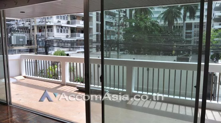 Pet friendly |  3 Bedrooms  Apartment For Rent in Sukhumvit, Bangkok  near BTS Nana (13001824)