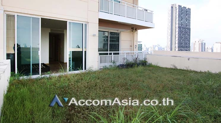Garden, Huge Terrace |  The Empire Place Condominium  3 Bedroom for Rent BRT Sathorn in Sathorn Bangkok