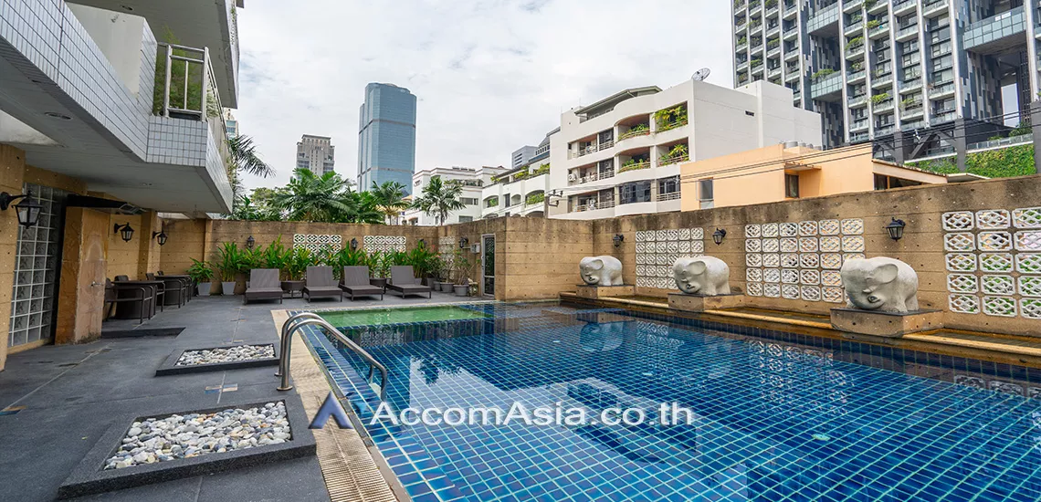 Pet friendly |  3 Bedrooms  Apartment For Rent in Sathorn, Bangkok  near BTS Chong Nonsi - MRT Lumphini (13001845)
