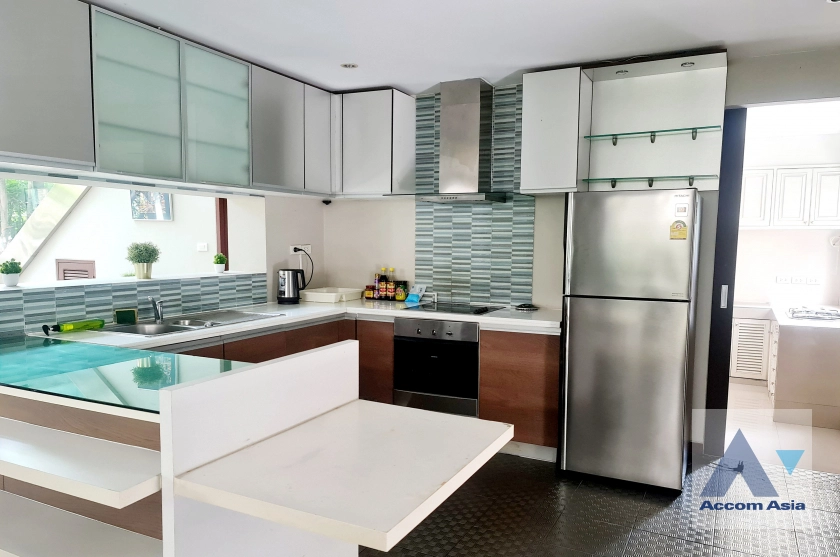 Home Office, Huge Terrace, Private Swimming Pool, Pet friendly house for sale in Sukhumvit, Bangkok Code 13001853